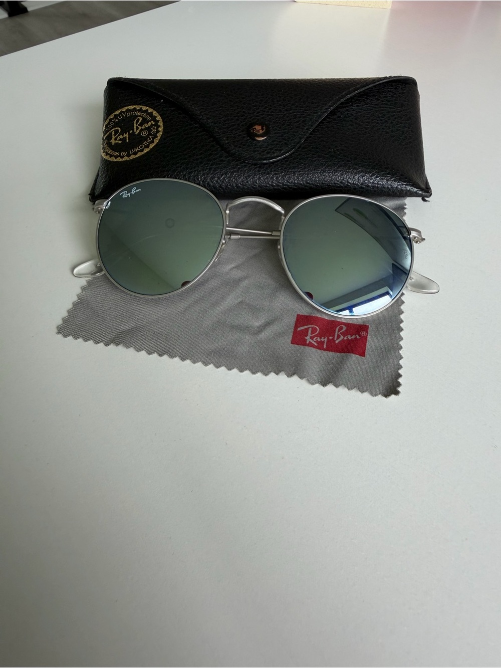 Ray-Ban Round Metal Sunglasses in Silver with blue/silver reflective Lenses